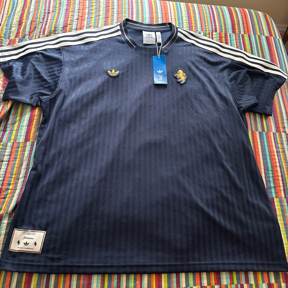 Adidas Men’s Navy Juventus jersey patch logo size extra large new tag